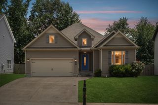 510 Sourwood Dr, Clarksville, TN 37042
