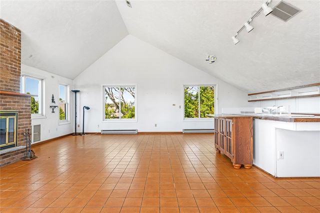 39 White Swan Drive, Narragansett, RI 02882