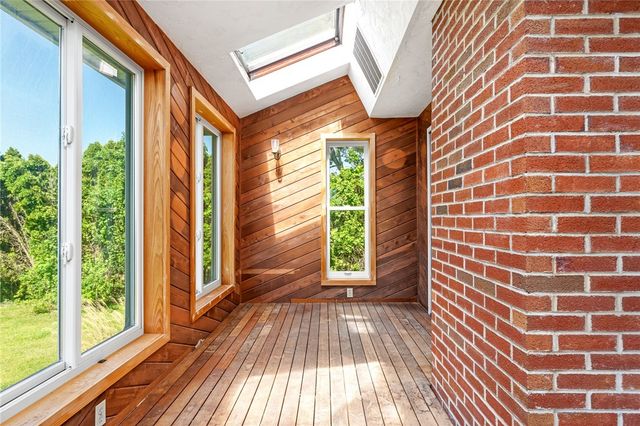 39 White Swan Drive, Narragansett, RI 02882
