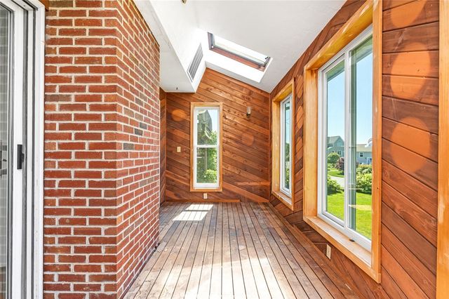 39 White Swan Drive, Narragansett, RI 02882