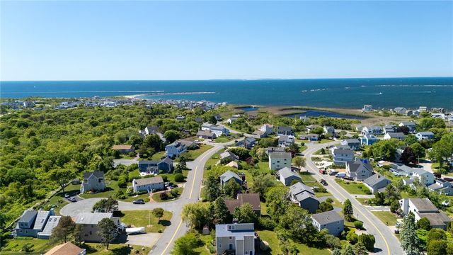 39 White Swan Drive, Narragansett, RI 02882