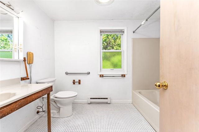 39 White Swan Drive, Narragansett, RI 02882
