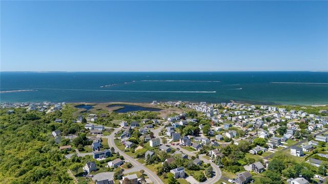 39 White Swan Drive, Narragansett, RI 02882