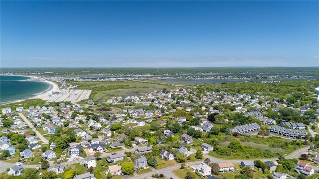 39 White Swan Drive, Narragansett, RI 02882