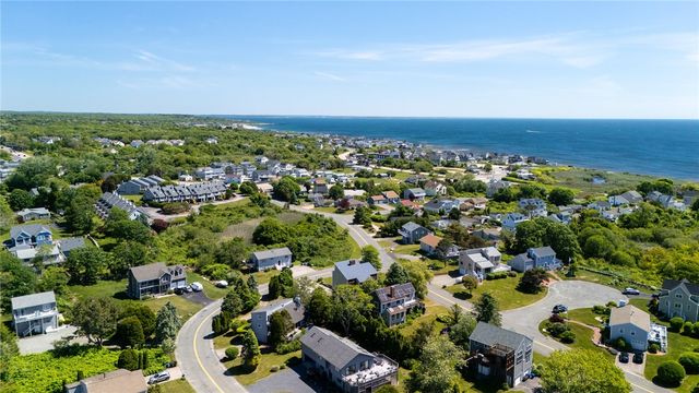 39 White Swan Drive, Narragansett, RI 02882