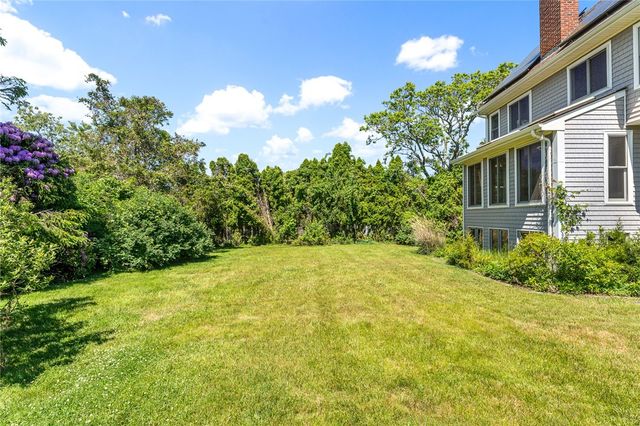 39 White Swan Drive, Narragansett, RI 02882