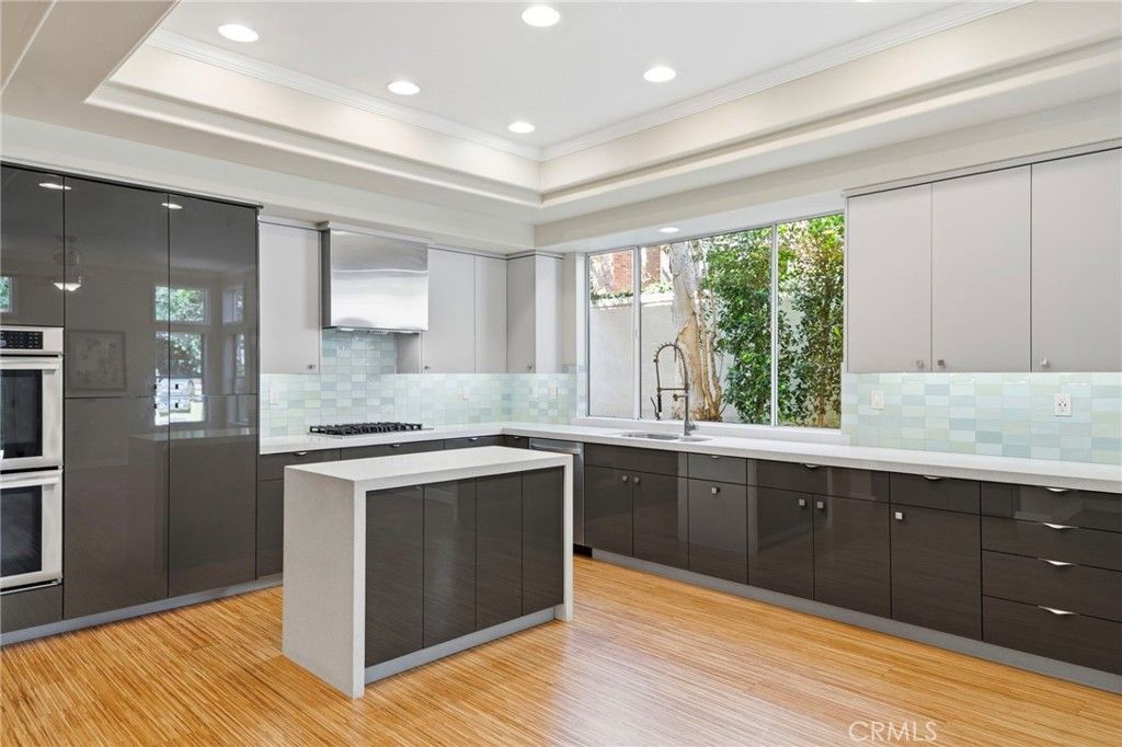 Image 11 of property listing at 18 Alonda, Lake Forest, CA 92610