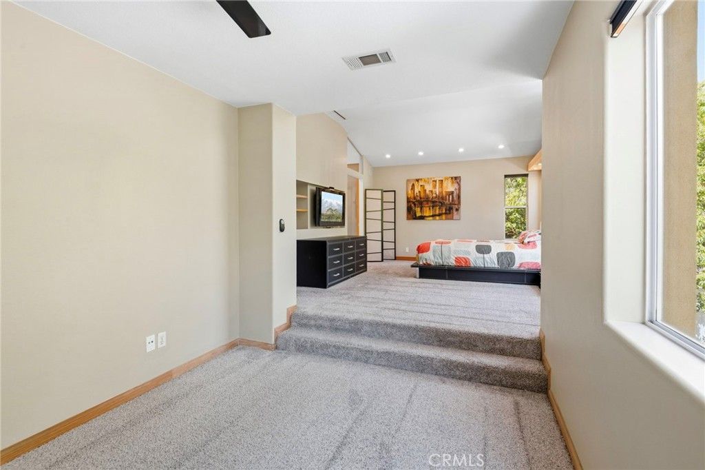 Image 37 of property listing at 18 Alonda, Lake Forest, CA 92610