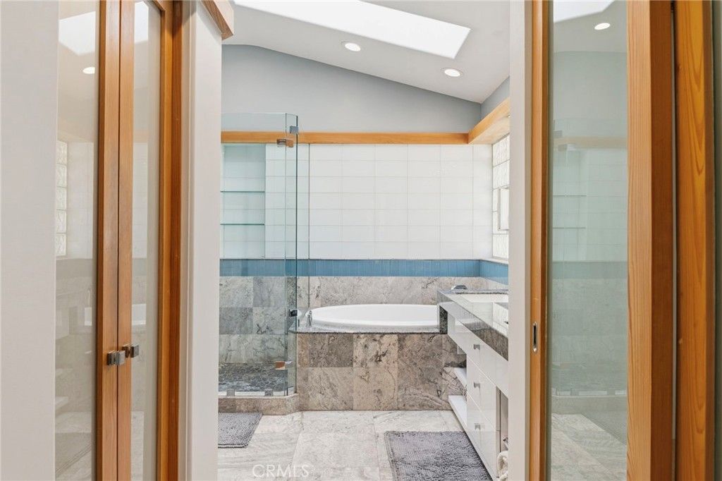 Image 38 of property listing at 18 Alonda, Lake Forest, CA 92610