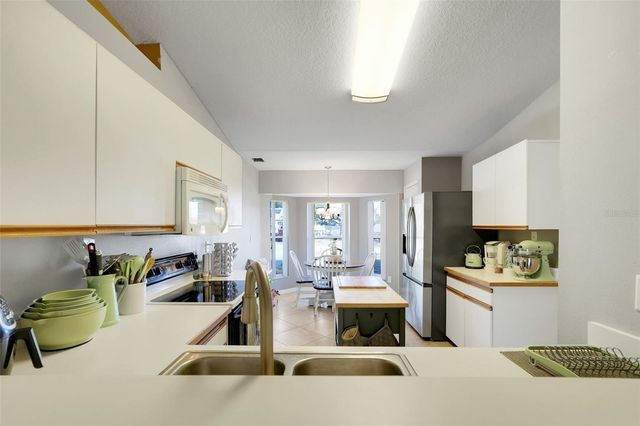 14 BAY RIDGE LOOP, Mascotte, FL 34753