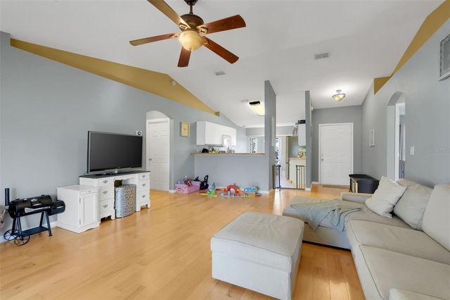 14 BAY RIDGE LOOP, Mascotte, FL 34753