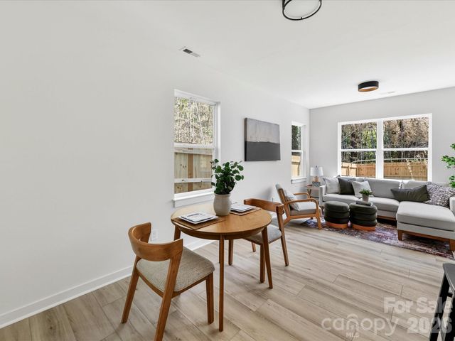 651 Stillgreen Lane, Charlotte, NC 28214