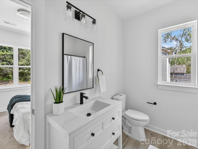 651 Stillgreen Lane, Charlotte, NC 28214