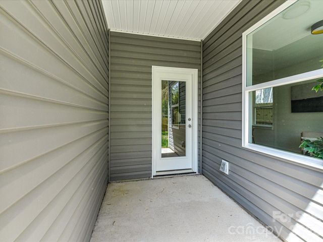 651 Stillgreen Lane, Charlotte, NC 28214