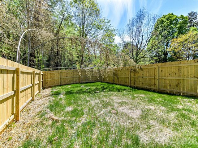 651 Stillgreen Lane, Charlotte, NC 28214