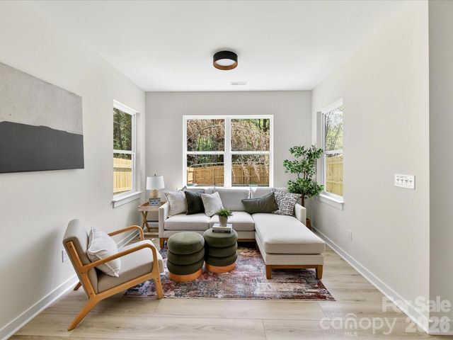 651 Stillgreen Lane, Charlotte, NC 28214