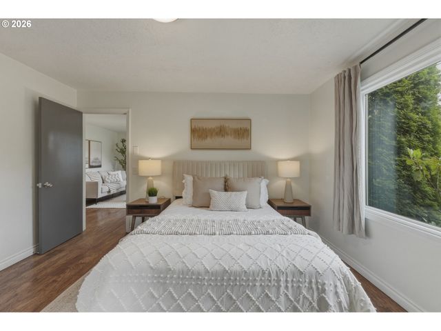 3360 Se ROCKWOOD St, Milwaukie, OR 97222