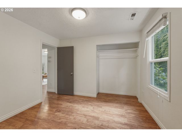 3360 Se ROCKWOOD St, Milwaukie, OR 97222