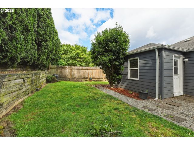 3360 Se ROCKWOOD St, Milwaukie, OR 97222