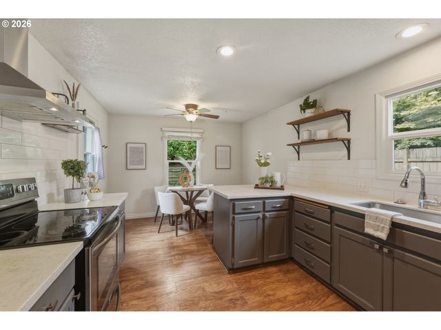 3360 Se ROCKWOOD St, Milwaukie, OR 97222