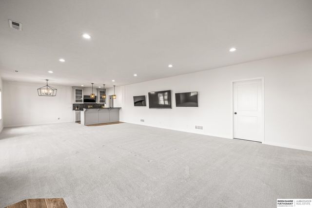 21754 I Street, Elkhorn, NE 68022