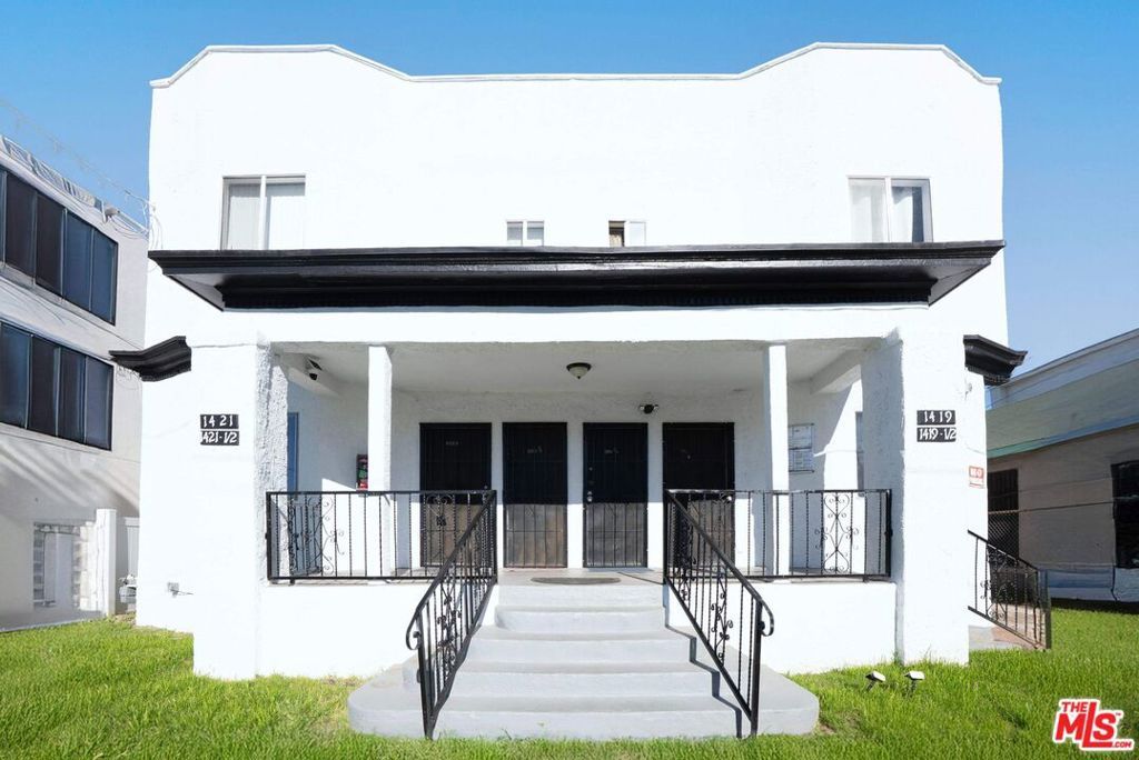 Image 10 of property listing at 1419 W 36th Street, Los Angeles, CA 90018