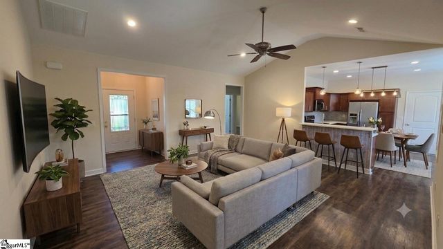 34 Montgomery Road, Lyman, SC 29365