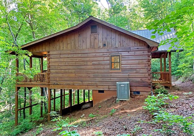 260 Jason Martin Circle, Blue Ridge, GA 30513