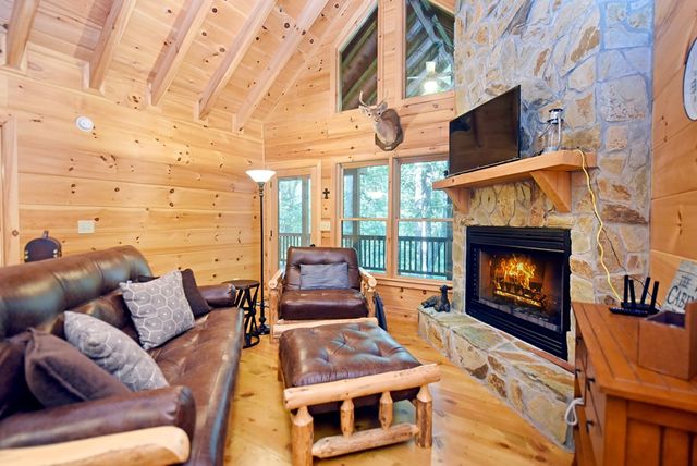 260 Jason Martin Circle, Blue Ridge, GA 30513