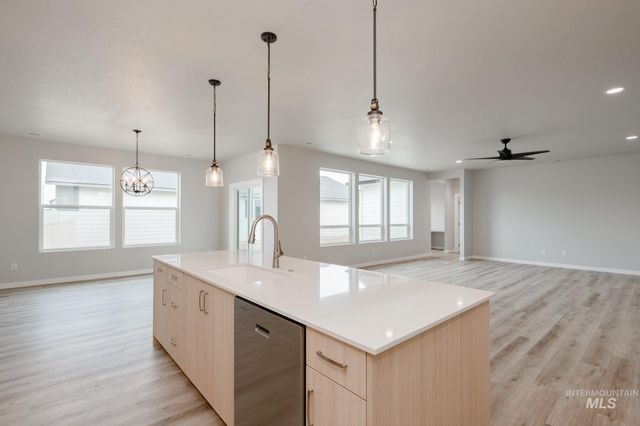 8318 E Bright Angel Dr, Nampa, ID 83687