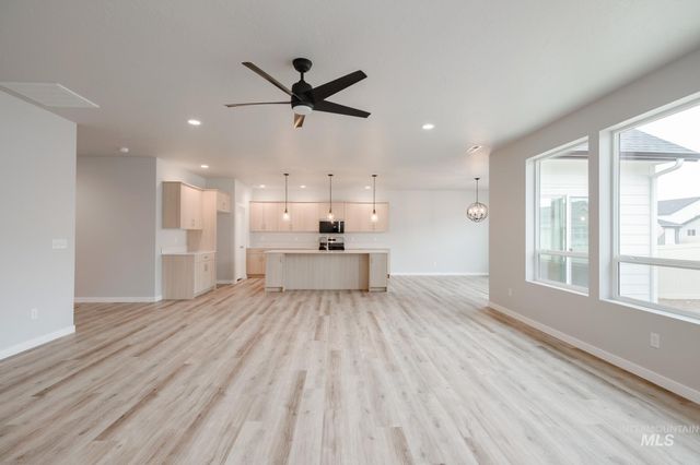 8318 E Bright Angel Dr, Nampa, ID 83687