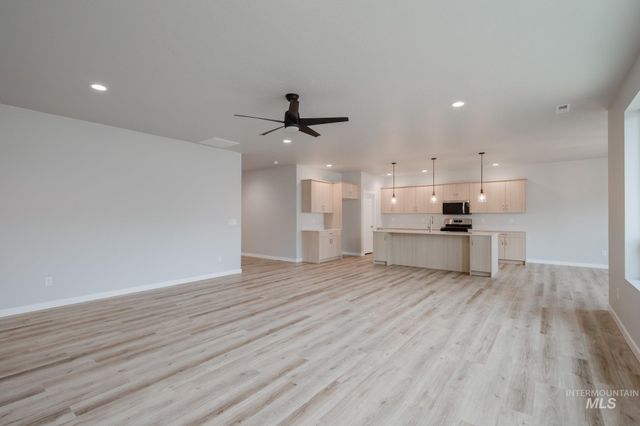 8318 E Bright Angel Dr, Nampa, ID 83687