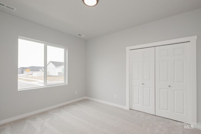 8318 E Bright Angel Dr, Nampa, ID 83687