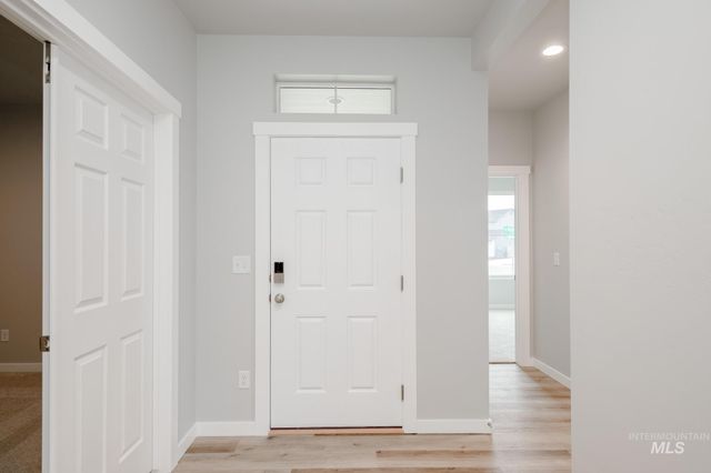 8318 E Bright Angel Dr, Nampa, ID 83687