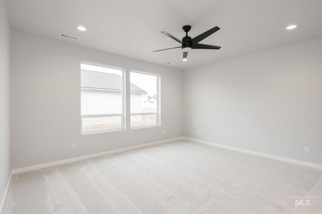 8318 E Bright Angel Dr, Nampa, ID 83687