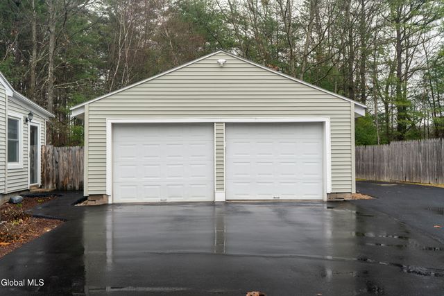 18 Pinewood Road, Queensbury, NY 12804