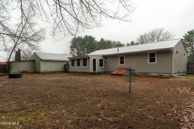 18 Pinewood Road, Queensbury, NY 12804