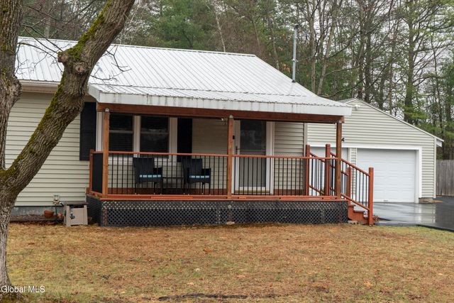 18 Pinewood Road, Queensbury, NY 12804