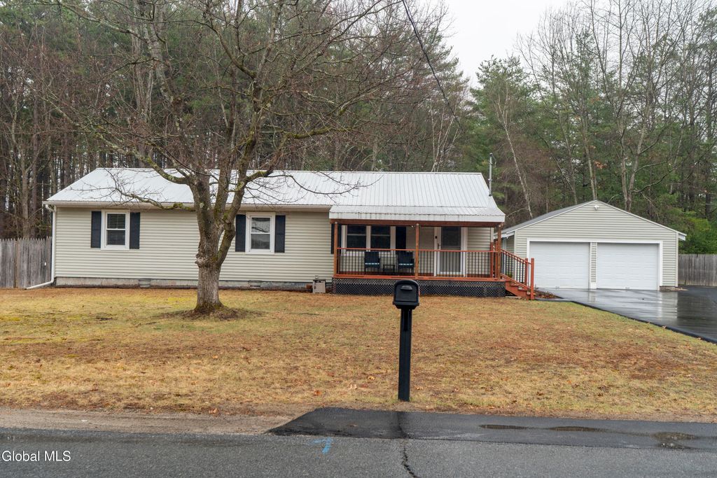 18 Pinewood Road, Queensbury, NY 12804