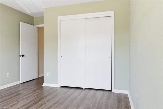 5016 Heathglen CIR, Virginia Beach, VA 23456