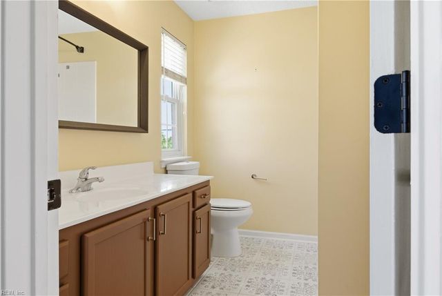 5016 Heathglen CIR, Virginia Beach, VA 23456