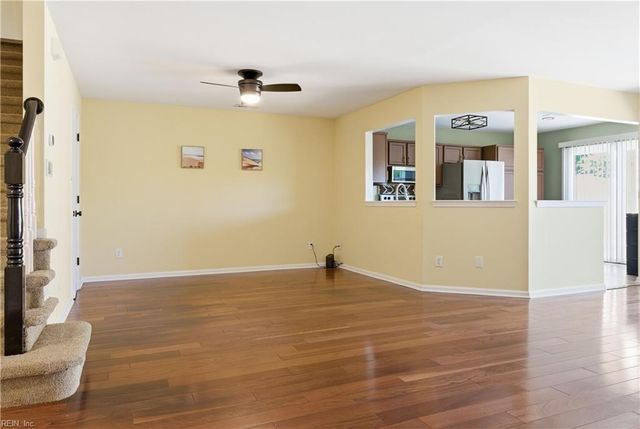 5016 Heathglen CIR, Virginia Beach, VA 23456