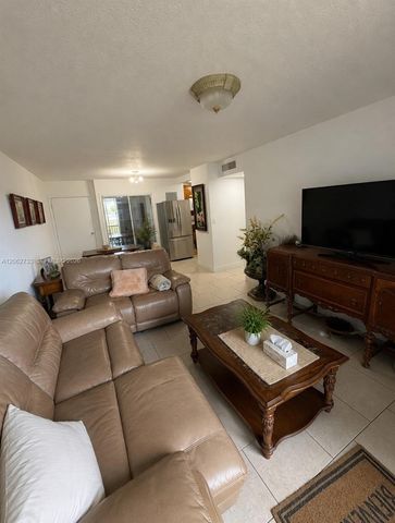 310 Fontainebleau Boulevard 206, Miami, FL 33172
