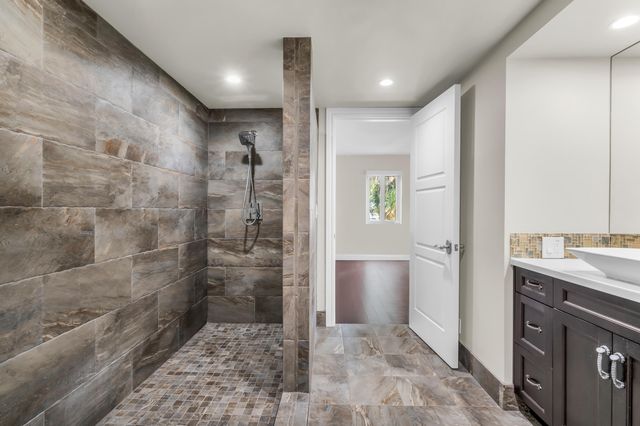 100 SE 5TH Avenue 202, Boca Raton, FL 33432