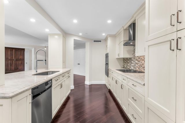 100 SE 5TH Avenue 202, Boca Raton, FL 33432