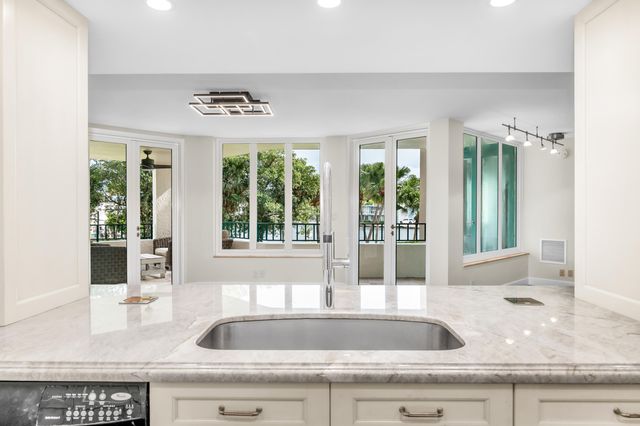 100 SE 5TH Avenue 202, Boca Raton, FL 33432