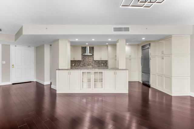100 SE 5TH Avenue 202, Boca Raton, FL 33432