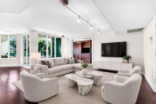 100 SE 5TH Avenue 202, Boca Raton, FL 33432