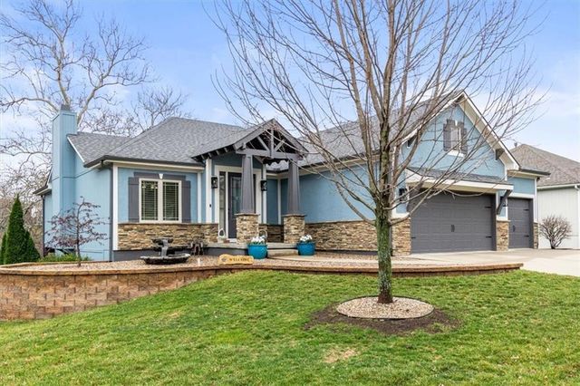 2600 SE Creek Ridge Court, Blue Springs, MO 64014