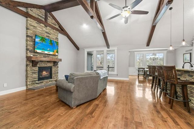 2600 SE Creek Ridge Court, Blue Springs, MO 64014